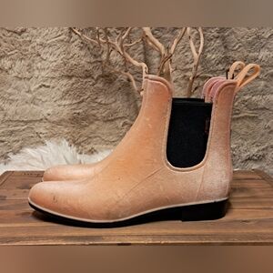 NWT Chooka Suede Vivian Velvet Chelsea Rain Boot Size 9